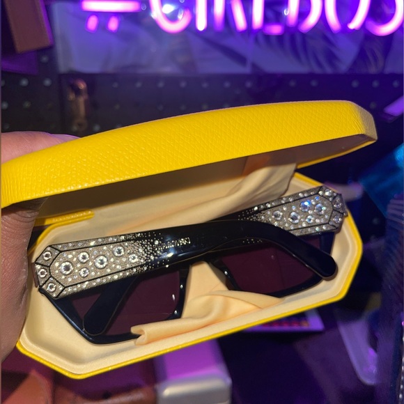 SWAROVSKI Sunglasses - Picture 2 of 2